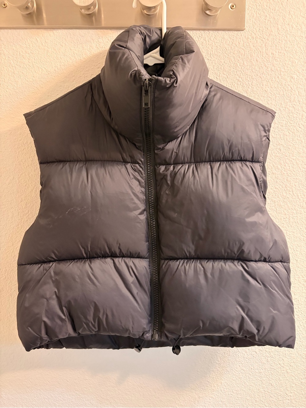 Women’s cropped Puffer Vest - black
